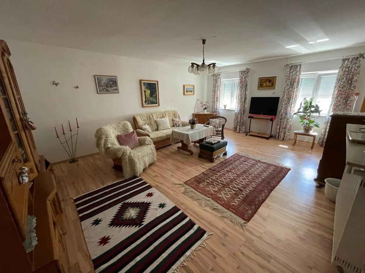 Schoene Ferienwohnung In Bahnhofsnaehe Fuer Urlaub, Studium Oder Arbeit Deggendorf Niemcy